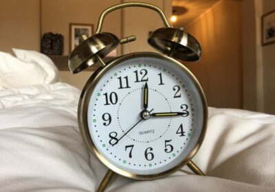 Cum Să Alegi Cea Mai Bună Cazare: Ghid pentru Hoteluri, Airbnb și Alte Opțiuni