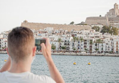 Cum să vinzi experiențe turistice personalizate online