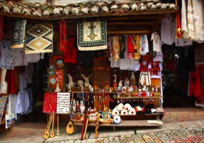 Cum să vinzi tururi culturale și istorice