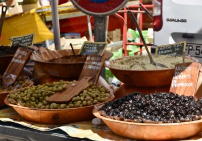 Cum să organizezi tururi gastronomice și culturale pentru turiști