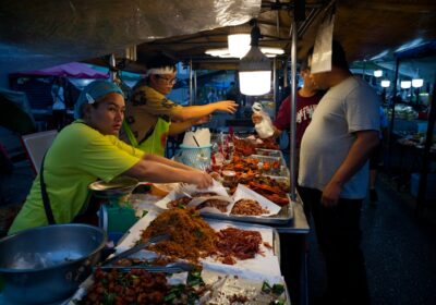 Cum să vinzi tururi gastronomice și culturale pe platforme digitale