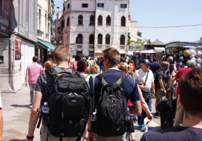 Greșeli frecvente ale turiștilor care călătoresc rar