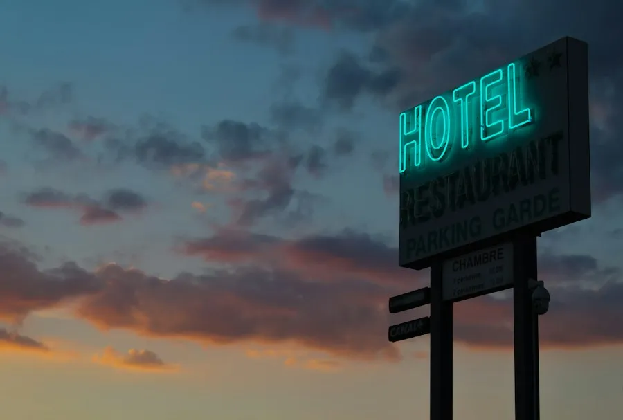 Photo hotel booking tips